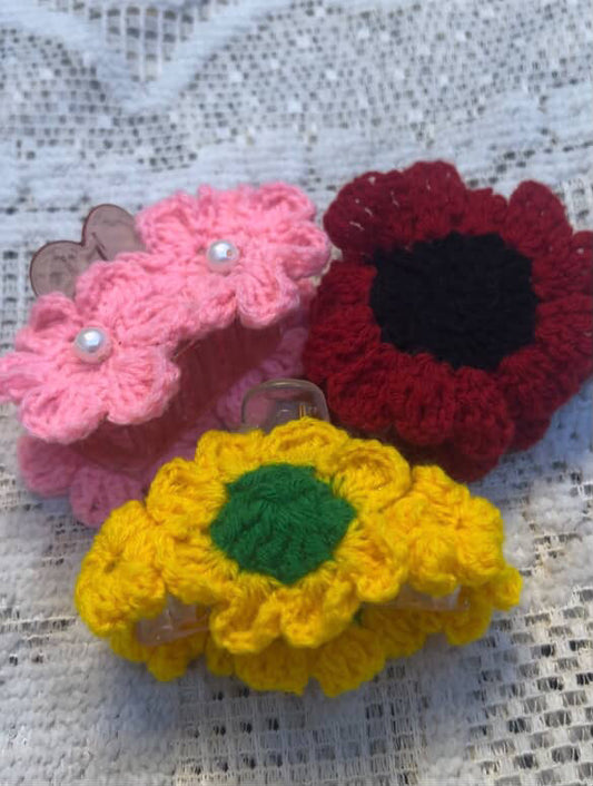 Pack of 3 Crochet hair clips🌸